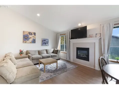 6040 SE Harney Street Portland OR 97206