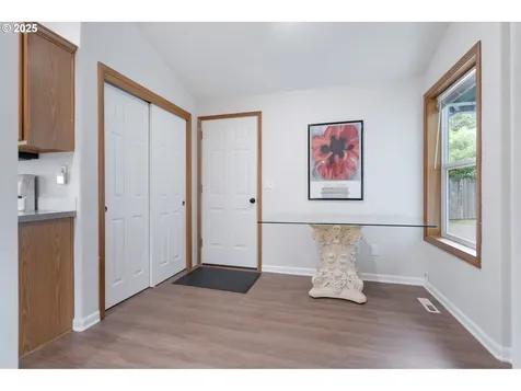 6040 SE Harney Street Portland OR 97206
