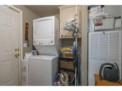 817 Woodland Avenue Woodburn OR 97071