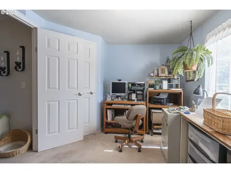 817 Woodland Avenue Woodburn OR 97071