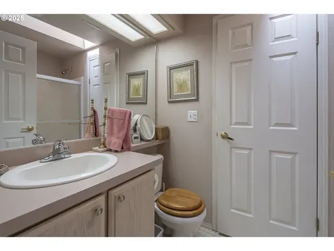 817 Woodland Avenue Woodburn OR 97071