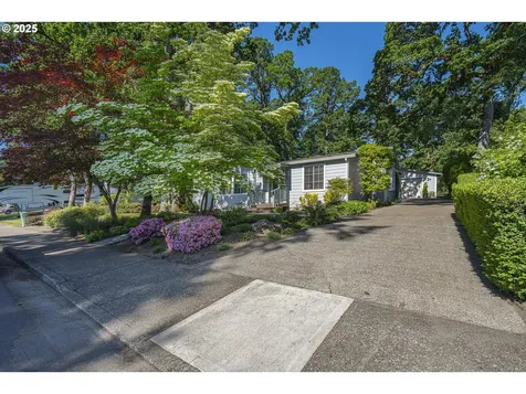 817 Woodland Avenue Woodburn OR 97071