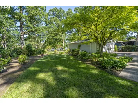 817 Woodland Avenue Woodburn OR 97071