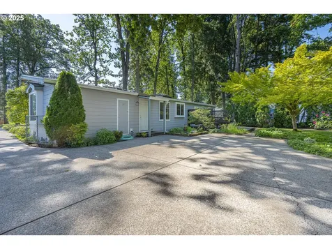 817 Woodland Avenue Woodburn OR 97071
