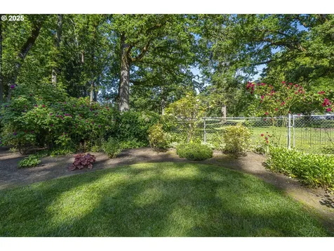 817 Woodland Avenue Woodburn OR 97071