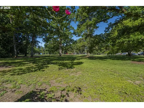 817 Woodland Avenue Woodburn OR 97071