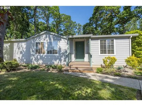 817 Woodland Avenue Woodburn OR 97071