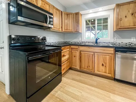 550 Crowfoot Road Lebanon OR 97355