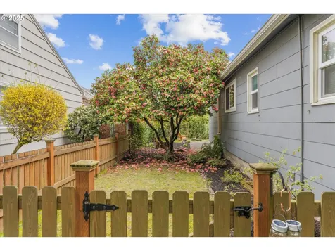 3755 NE Sumner Street Portland OR 97211