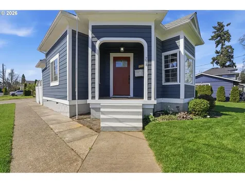 798 Young Street Woodburn OR 97071