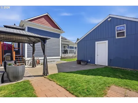 798 Young Street Woodburn OR 97071