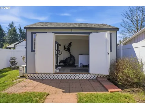 798 Young Street Woodburn OR 97071
