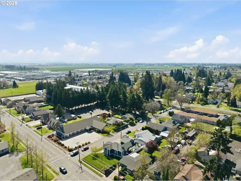 798 Young Street Woodburn OR 97071