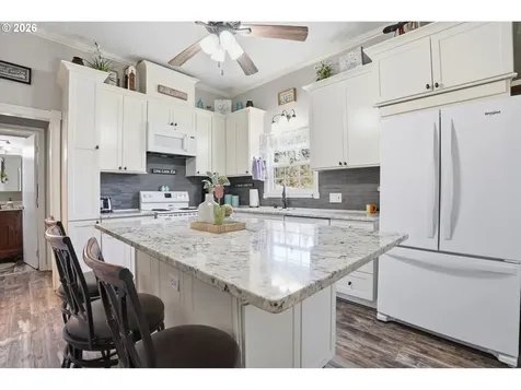 798 Young Street Woodburn OR 97071