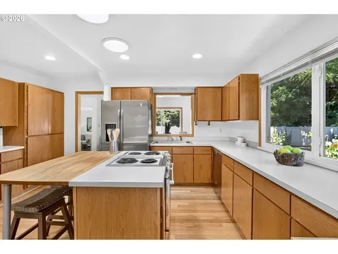 5715 NE 48th Avenue Portland OR 97218