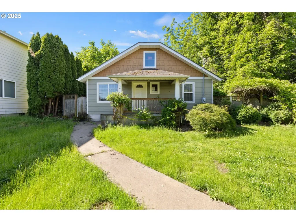 15016 NE Klickitat Street Portland OR 97230