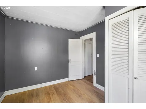 15016 NE Klickitat Street Portland OR 97230