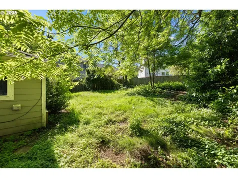 15016 NE Klickitat Street Portland OR 97230