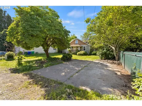 15016 NE Klickitat Street Portland OR 97230