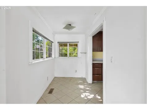 15016 NE Klickitat Street Portland OR 97230