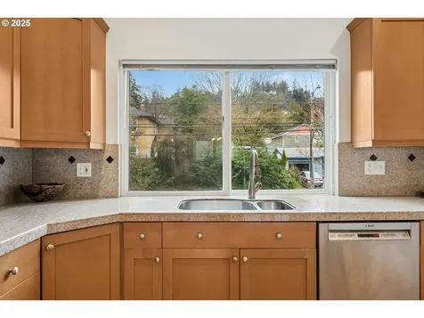 6538 S Virginia Avenue Portland OR 97239