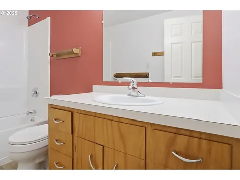 1769 SE Alder Street Hillsboro OR 97123