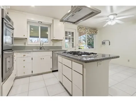 1769 SE Alder Street Hillsboro OR 97123