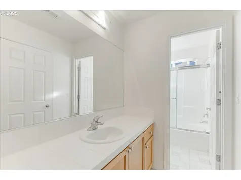 1268 SE Bacarra Street Hillsboro OR 97123