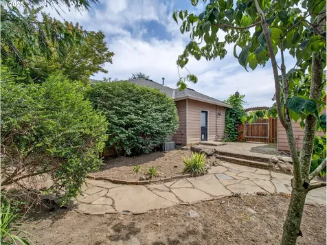 11823 Maxwell Court Oregon City OR 97045
