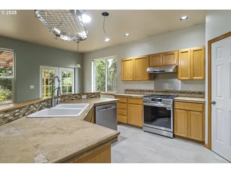 11823 Maxwell Court Oregon City OR 97045