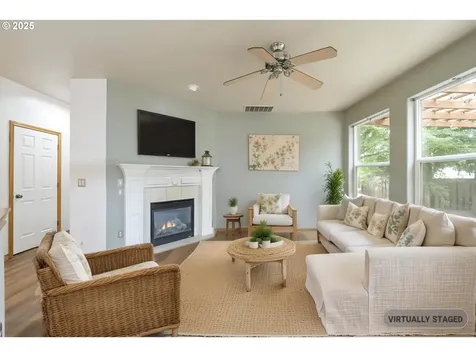 11823 Maxwell Court Oregon City OR 97045