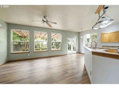 11823 Maxwell Court Oregon City OR 97045