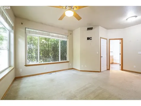 11823 Maxwell Court Oregon City OR 97045