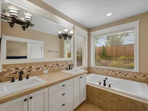 2350 Haskins Road West Linn OR 97068