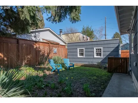 4011 SE Woodward Street Portland OR 97202