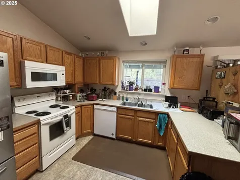 42 Park Village Drive Florence OR 97439