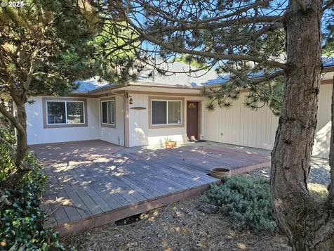 736 Edwards Avenue Coos Bay OR 97420