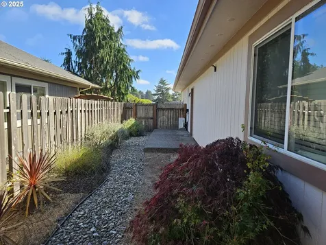 736 Edwards Avenue Coos Bay OR 97420