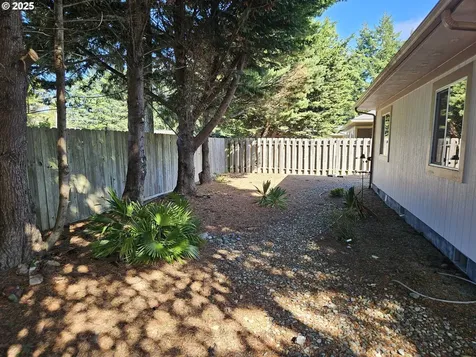 736 Edwards Avenue Coos Bay OR 97420