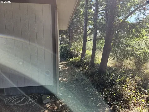 736 Edwards Avenue Coos Bay OR 97420