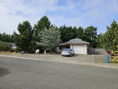 736 Edwards Avenue Coos Bay OR 97420