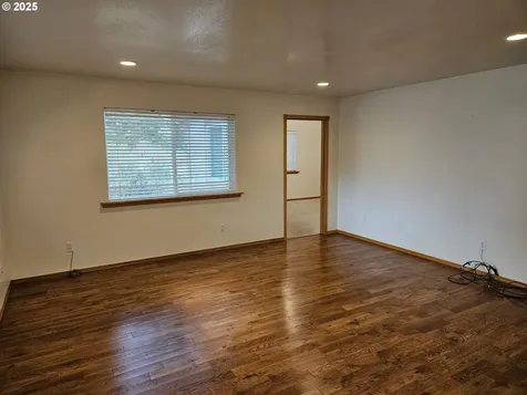 736 Edwards Avenue Coos Bay OR 97420