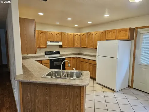 736 Edwards Avenue Coos Bay OR 97420