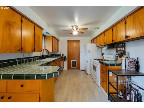 4472 Coloma Drive SE Salem OR 97302