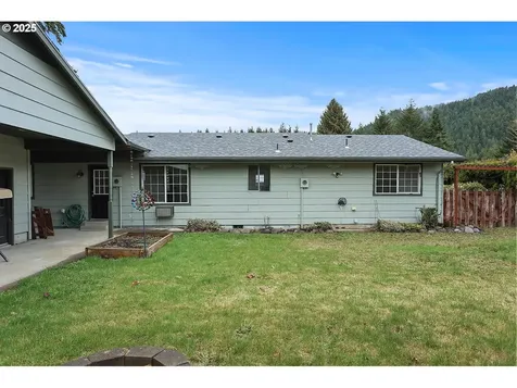 102 Evergreen Street Carson WA 98610