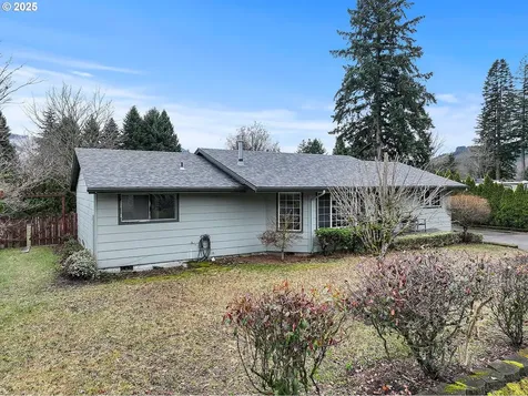 102 Evergreen Street Carson WA 98610