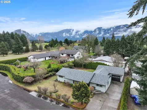 102 Evergreen Street Carson WA 98610