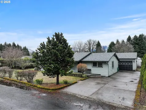 102 Evergreen Street Carson WA 98610