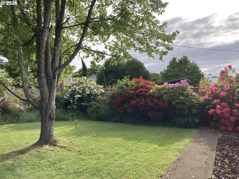 310 Hatton Avenue Eugene OR 97404