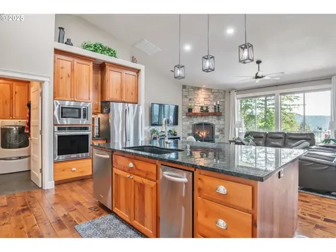 575 Agate Creek Drive Kalama WA 98625